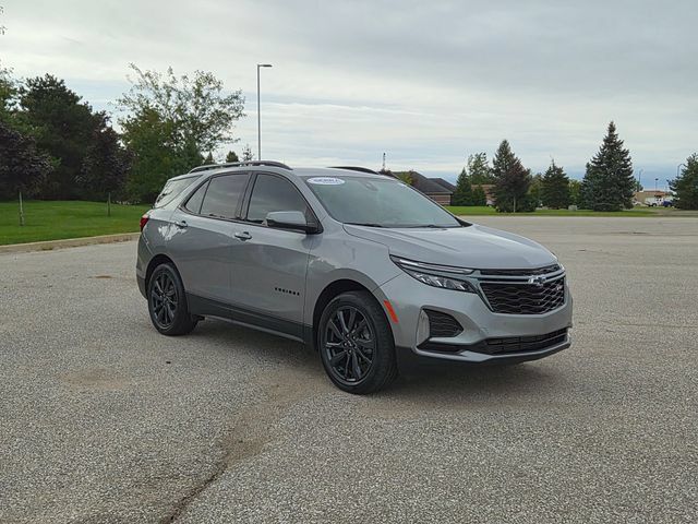 Used 2023 Chevrolet Equinox RS w/ RS Leather Package FWD image 3