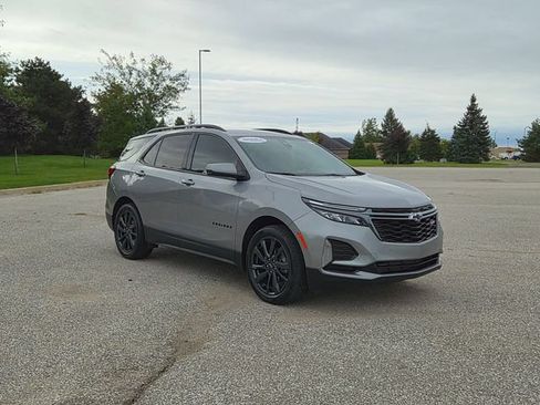 Used 2023 Chevrolet Equinox RS w/ RS Leather Package FWD image 3
