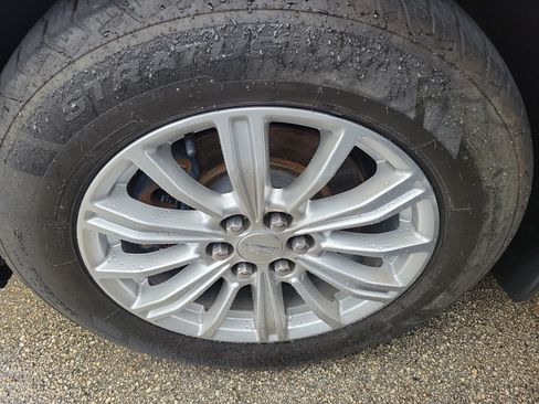 Used 2018 Cadillac XT5 FWD image 8