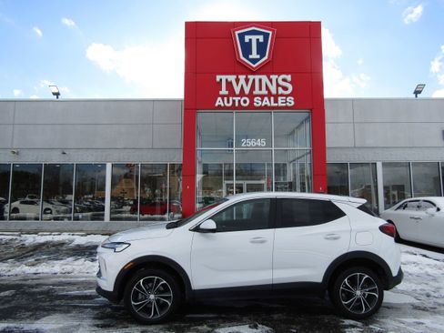 Used 2025 Buick Encore GX Preferred image 1