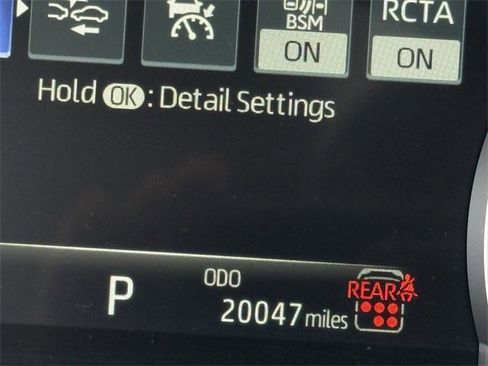 Used 2024 Toyota Highlander LE image 16