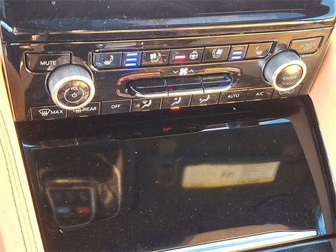 Used 2024 Jeep Grand Cherokee L Summit image 15