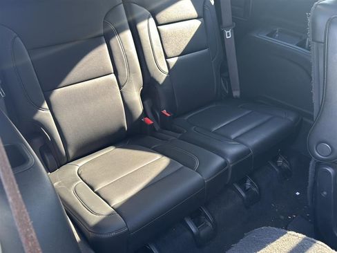 Used 2021 GMC Acadia SLT w/ Elevation Edition FWD image 17