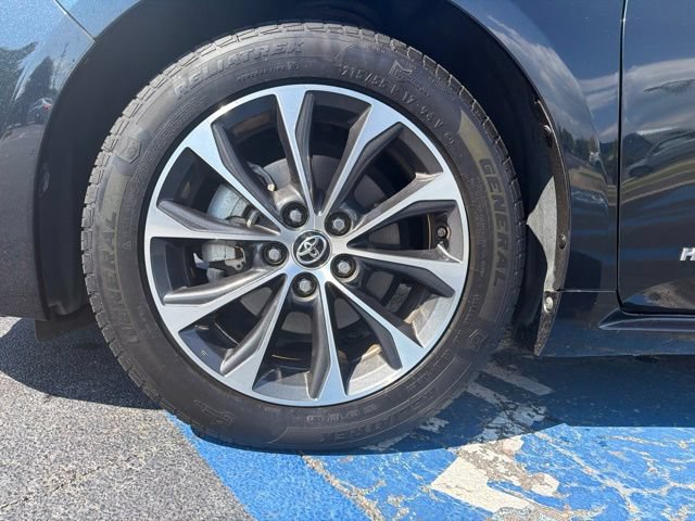 Used 2016 Toyota Avalon XLE Premium FWD image 12