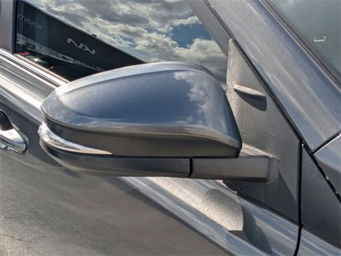 Used 2018 Toyota RAV4 XLE image 10