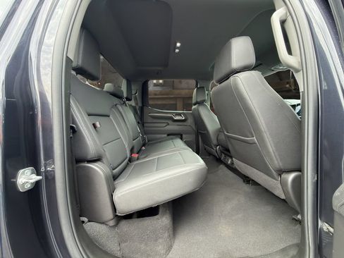Certified 2025 GMC Sierra 1500 SLT AWD/4WD image 18