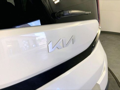 Used 2025 Kia Soul LX FWD image 29