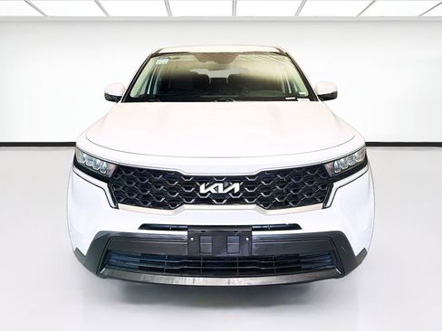 Used 2023 Kia Sorento LX FWD image 2