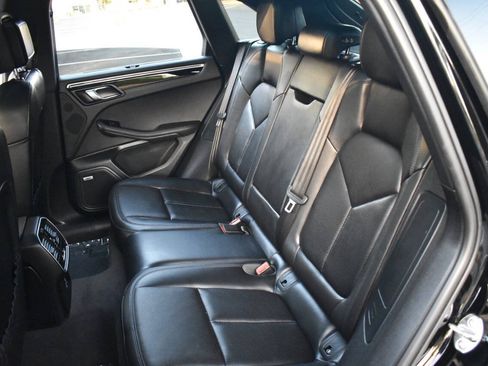 Used 2021 Porsche Macan AWD/4WD image 69