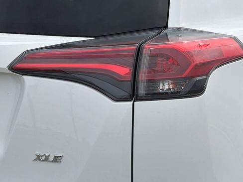 Used 2018 Toyota RAV4 XLE image 27