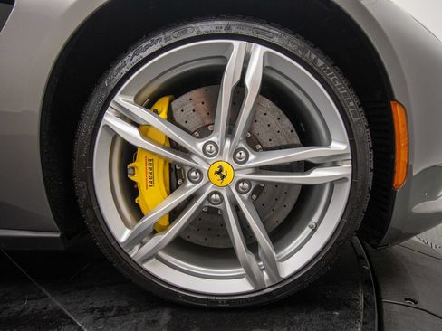 Used 2018 Ferrari GTC4Lusso AWD/4WD image 39
