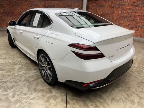 Used 2023 Genesis G70 2.0T image 3