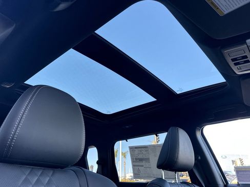 New 2025 Mitsubishi Outlander SEL image 16