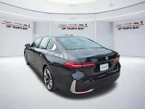 Used 2026 BMW 530i RWD image 4