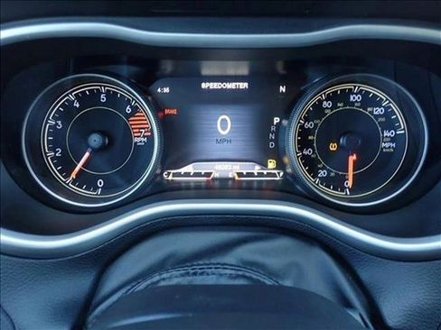 Used 2017 Jeep Cherokee Trailhawk AWD/4WD image 22