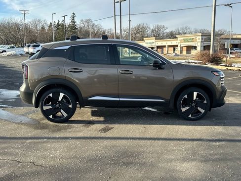 New 2026 Nissan Kicks SR w/ Illumination Package image 6