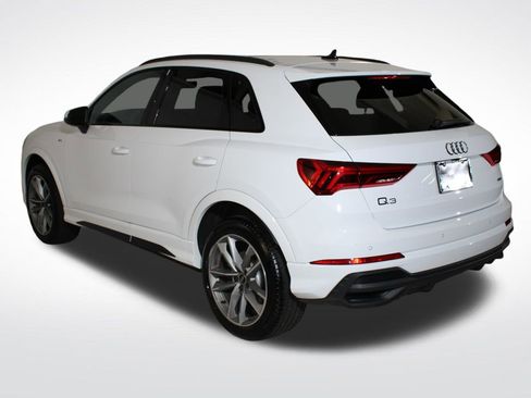 Certified 2025 Audi Q3 2.0T Premium w/ Convenience Package image 8