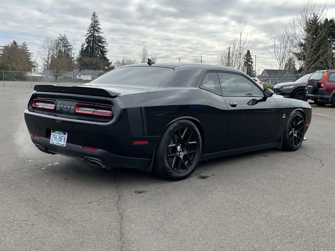 Used 2015 Dodge Challenger R/T Scat Pack w/ Scat Pack Appearance Package image 5