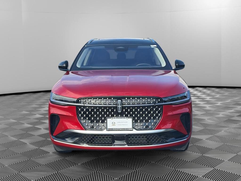 Used 2026 Lincoln Nautilus Reserve AWD/4WD image 2