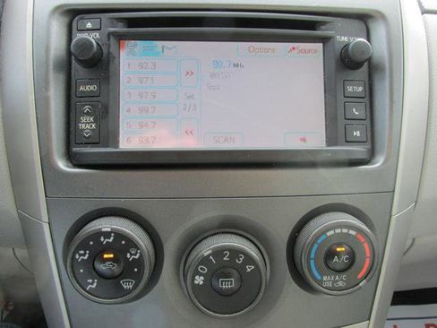 Used 2013 Toyota Corolla LE image 11