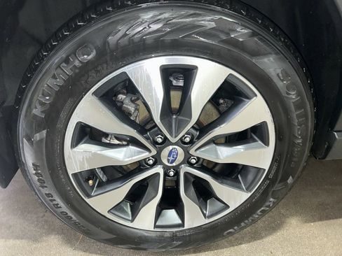 Used 2024 Subaru Outback Touring AWD/4WD image 11