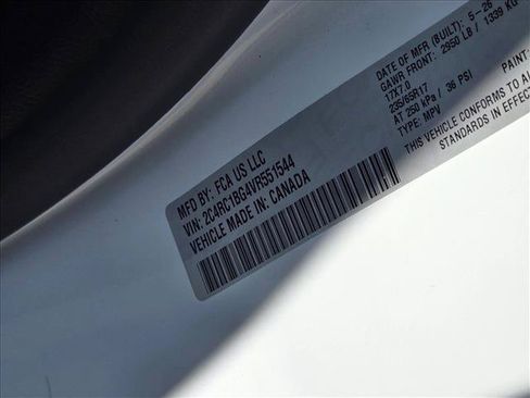 New 2027 Chrysler Pacifica Select FWD image 17