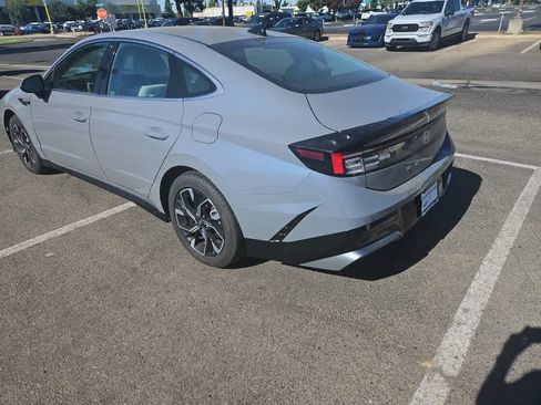 Used 2024 Hyundai Sonata SEL FWD image 5