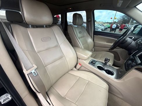 Used 2015 Jeep Grand Cherokee Overland w/ Advanced Technology Group AWD/4WD image 15