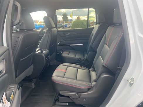 New 2026 Chevrolet Traverse RS w/ LPO, Floor Liner Package image 23