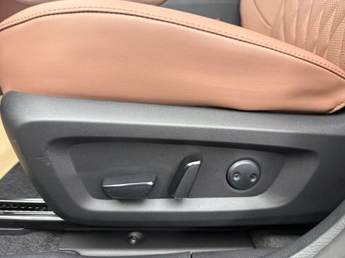 New 2026 Mitsubishi Outlander SEL image 13