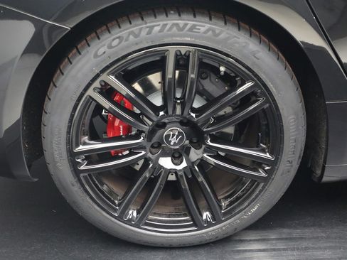Certified 2023 Maserati Ghibli Modena Q4 AWD/4WD image 24