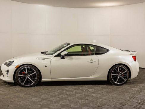 Used 2020 Toyota 86 image 14