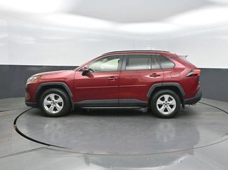 Used 2021 Toyota RAV4 XLE w/ Convenience Package AWD/4WD video 3