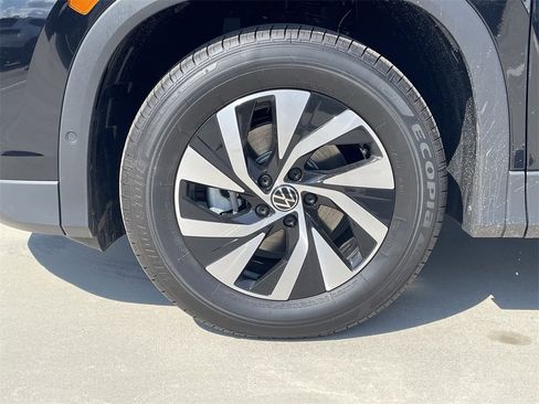 New 2025 Volkswagen Tiguan S image 9