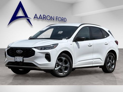 Used 2023 Ford Escape ST-Line w/ Tech Pack #1 AWD/4WD image 2