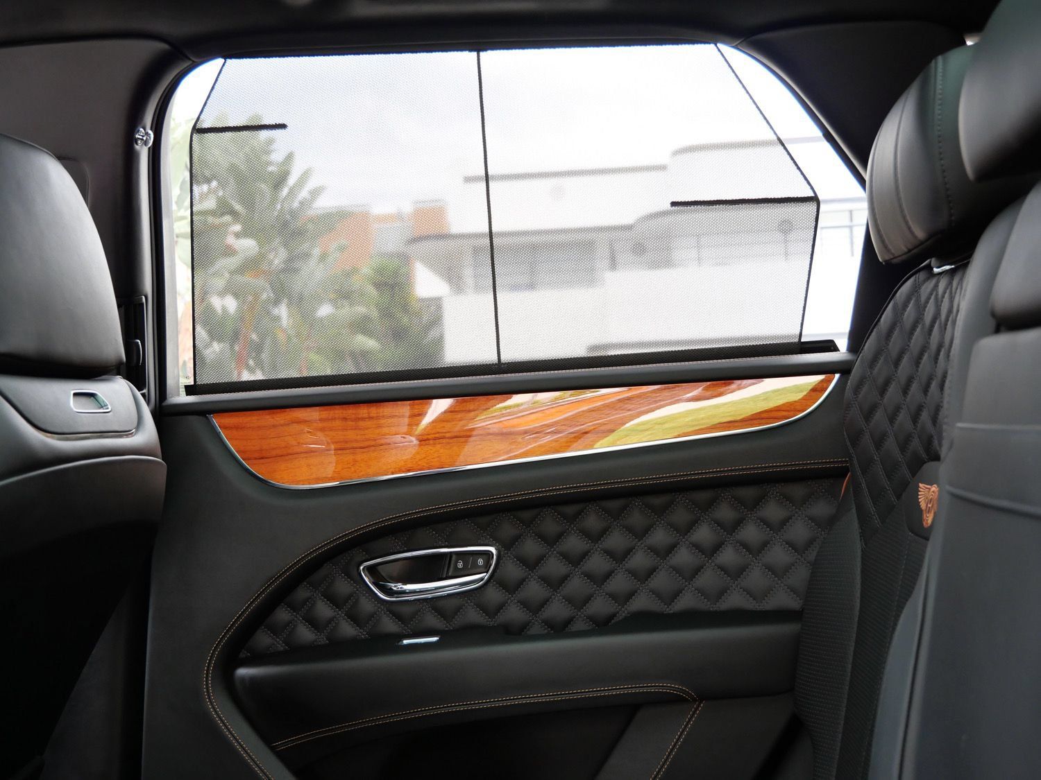 Used 2022 Bentley Bentayga AWD/4WD image 20