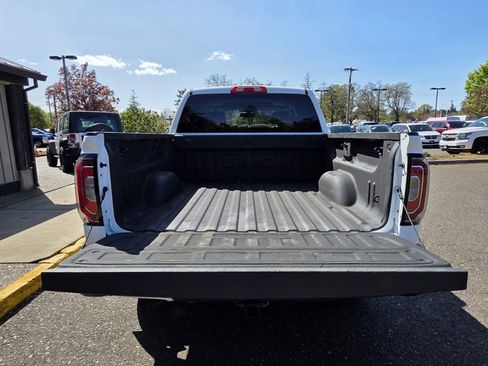 Used 2018 GMC Sierra 1500 SLT w/ SLT Premium Package image 13