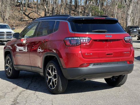 Used 2025 Jeep Compass Limited AWD/4WD image 7