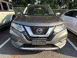 Used 2020 Nissan Rogue SV image 3
