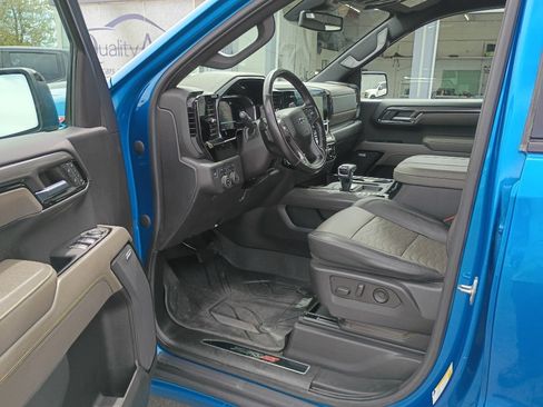 Used 2023 Chevrolet Silverado 1500 ZR2 AWD/4WD image 9