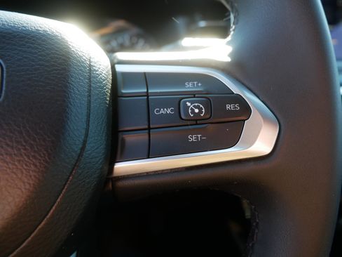 Used 2023 Jeep Compass Latitude AWD/4WD image 25