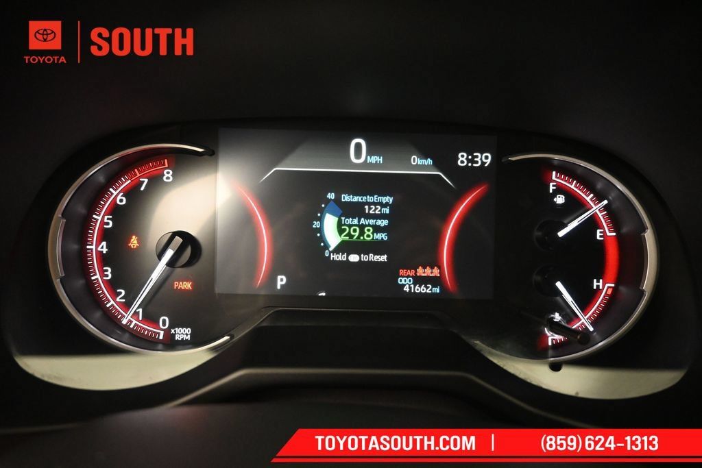 Used 2025 Toyota RAV4 XLE AWD/4WD image 12