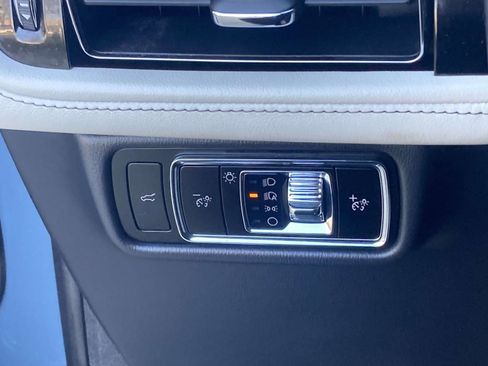 Certified 2025 Lincoln Aviator Reserve w/ Luxury Package image 31