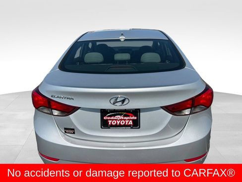 Used 2015 Hyundai Elantra SE FWD image 4