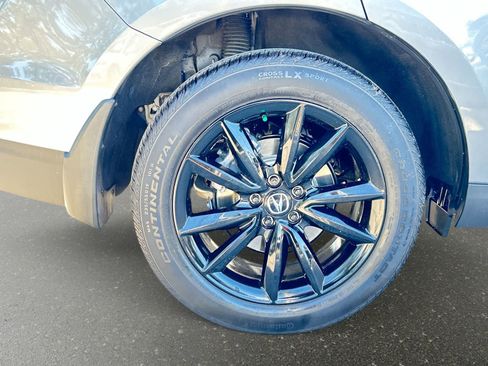 Used 2025 Acura RDX SH-AWD image 5