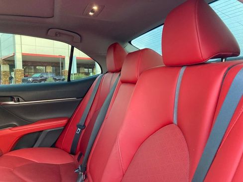 Used 2022 Toyota Camry XSE FWD image 10