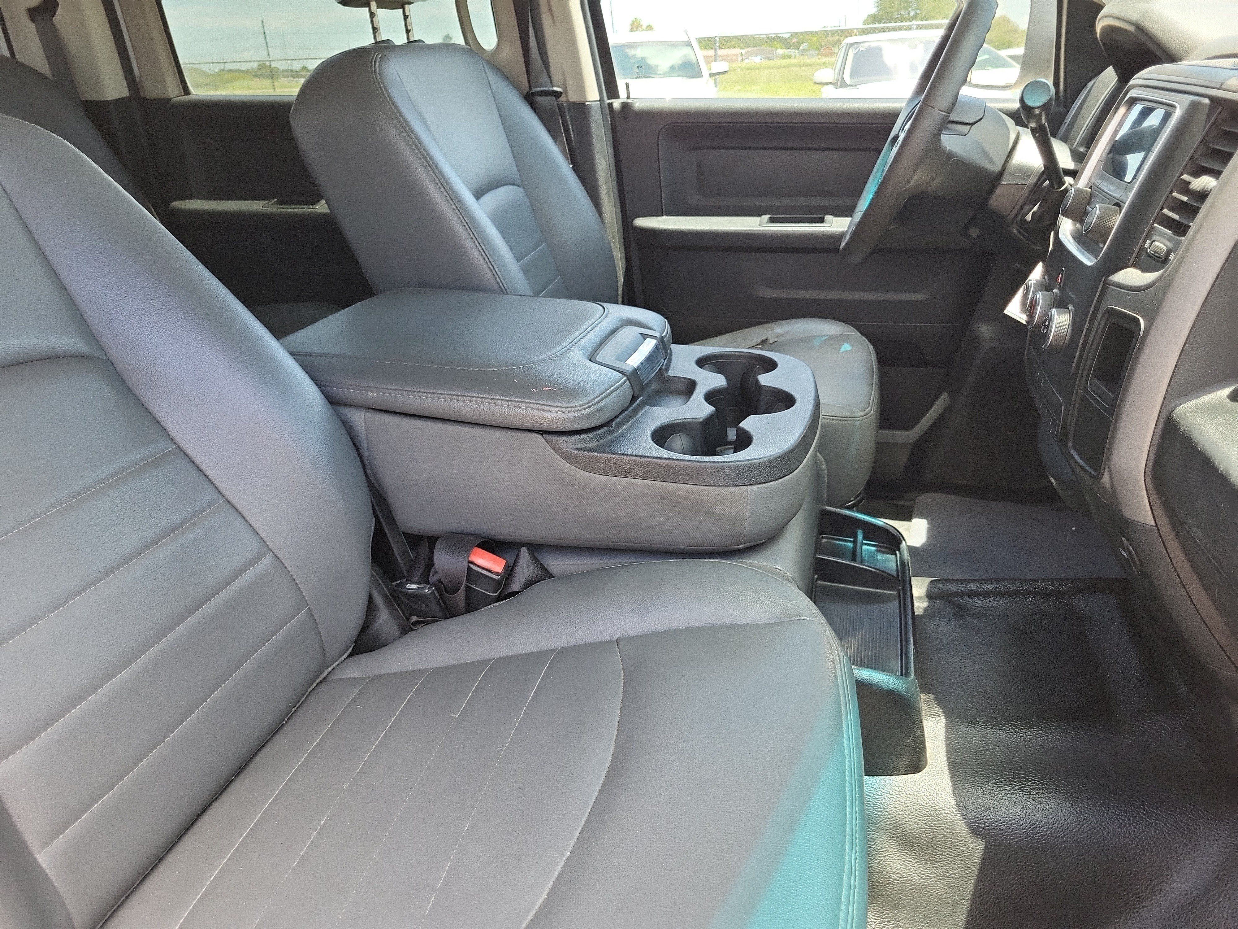 Used 2018 RAM 3500 Tradesman RWD image 10