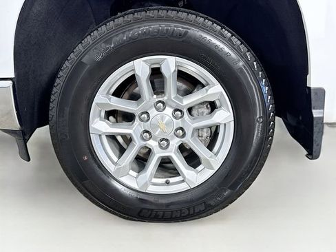 Used 2023 Chevrolet Silverado 1500 LT AWD/4WD image 31