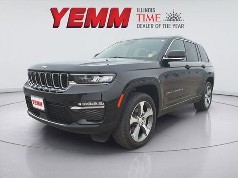 Used 2023 Jeep Grand Cherokee Limited w/ Trailer Tow Prep Group (B) image 4