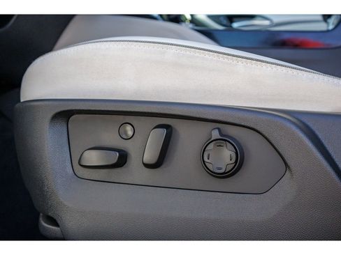 Used 2024 Buick Envision Avenir AWD/4WD image 17